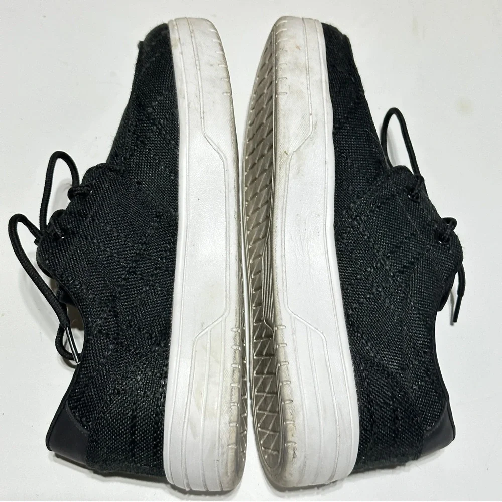 TIDU Black Lace-Up Sneakers – Women’s Size 7 (EU 37)